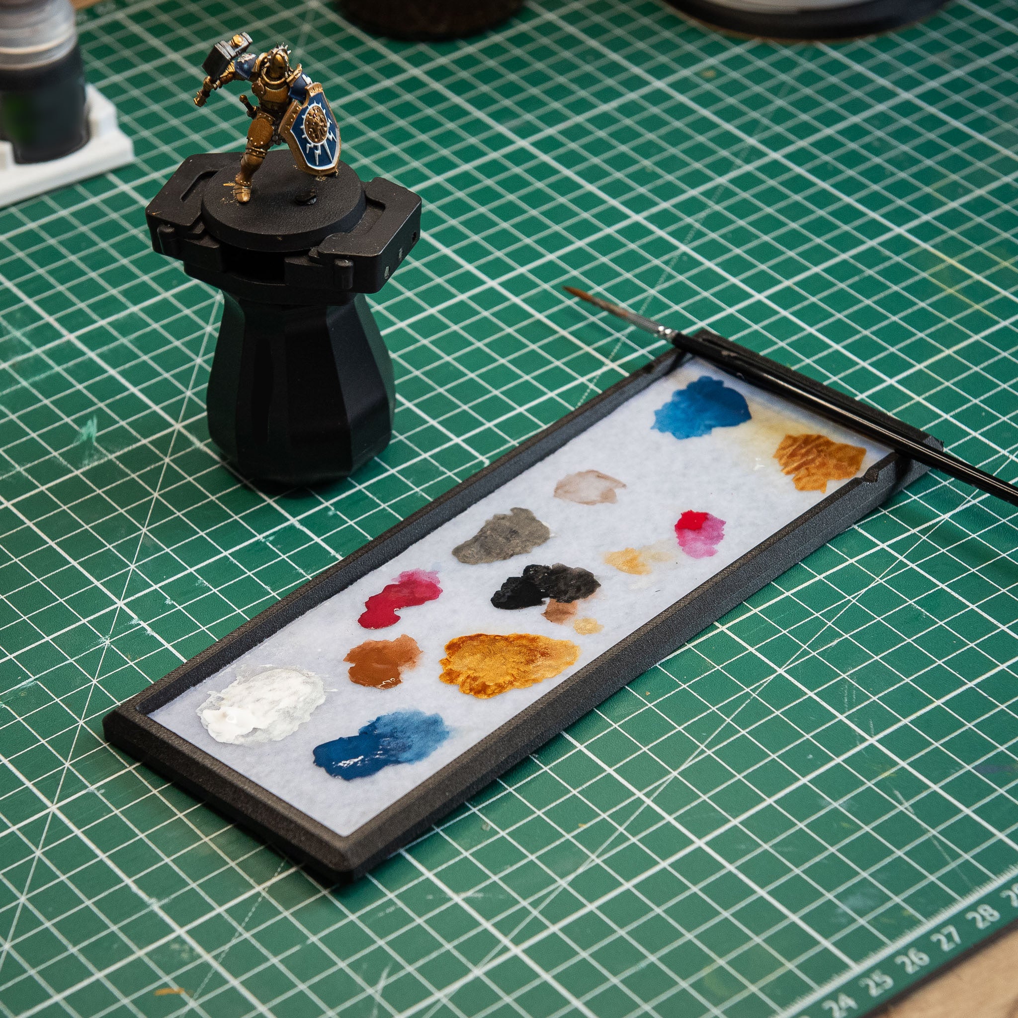 The Black Mantle Brush Box - Grey