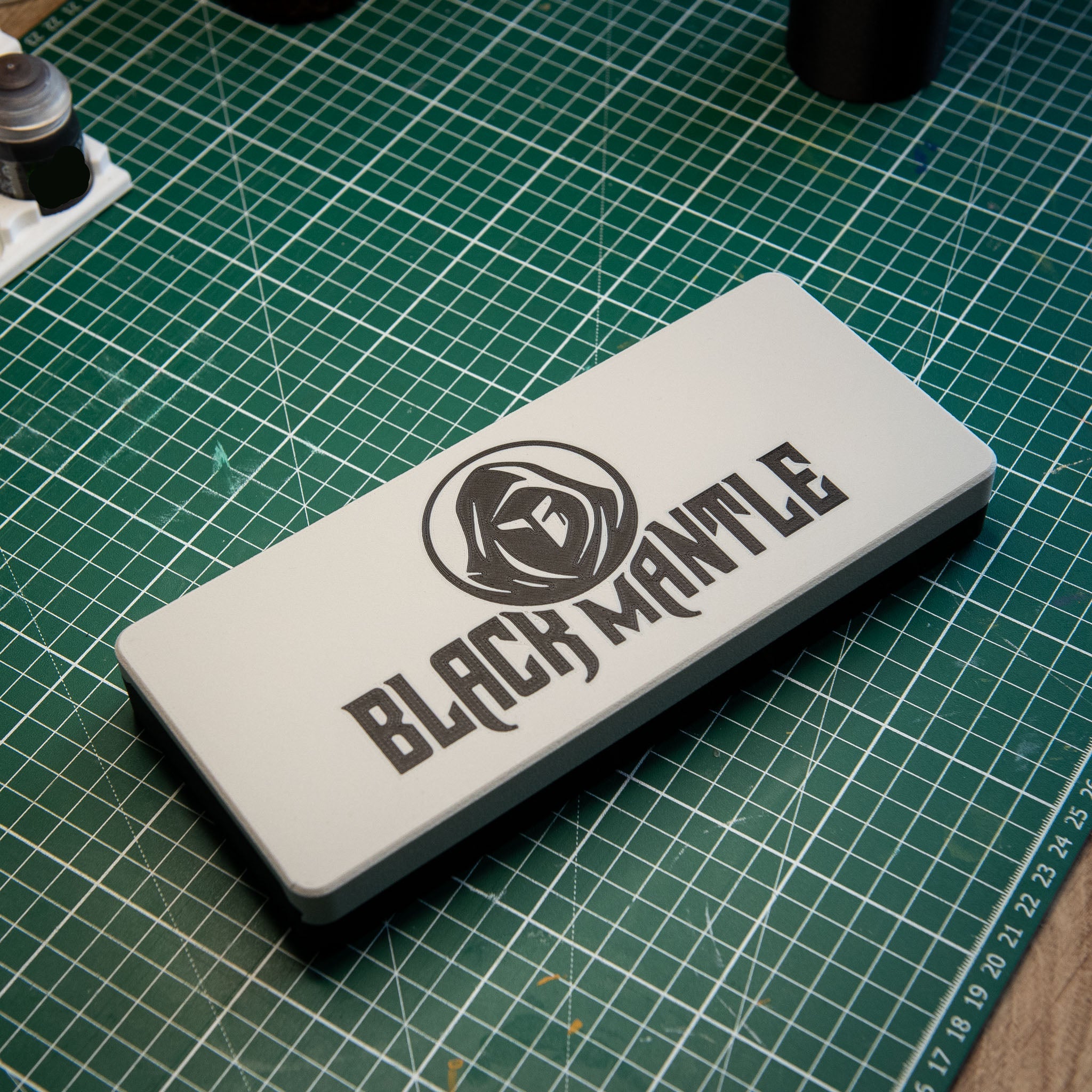 The Black Mantle Brush Box - Grey